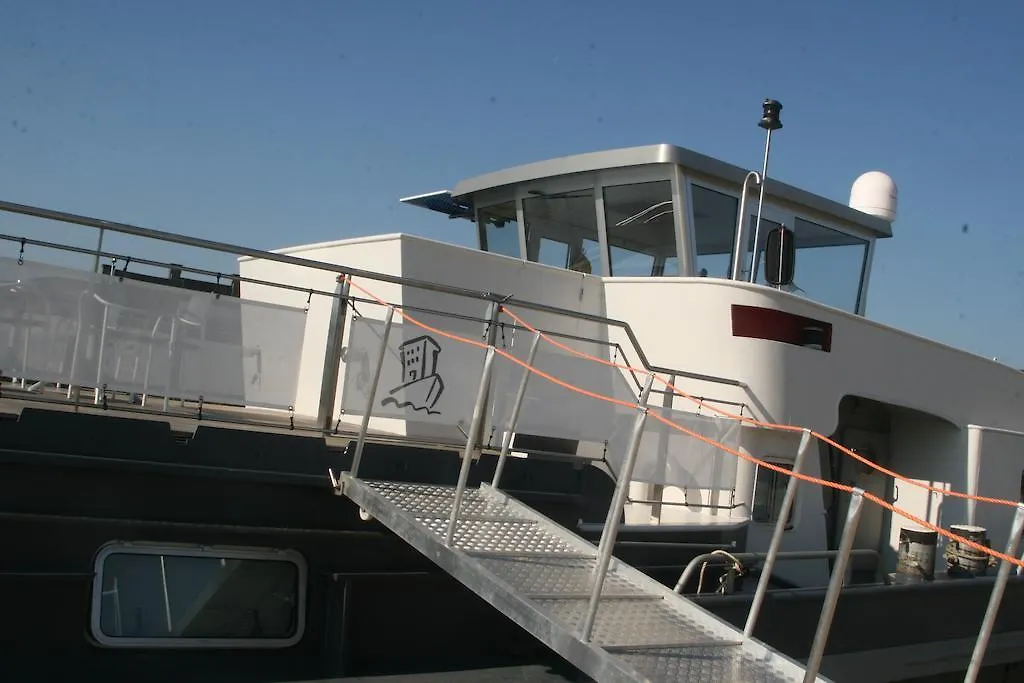 Bed & Breakfast B&B Droomboot Oudenburg